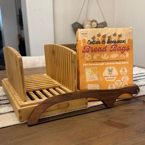 Bamboo Bread Slicer with Beeswax Bread Bags
